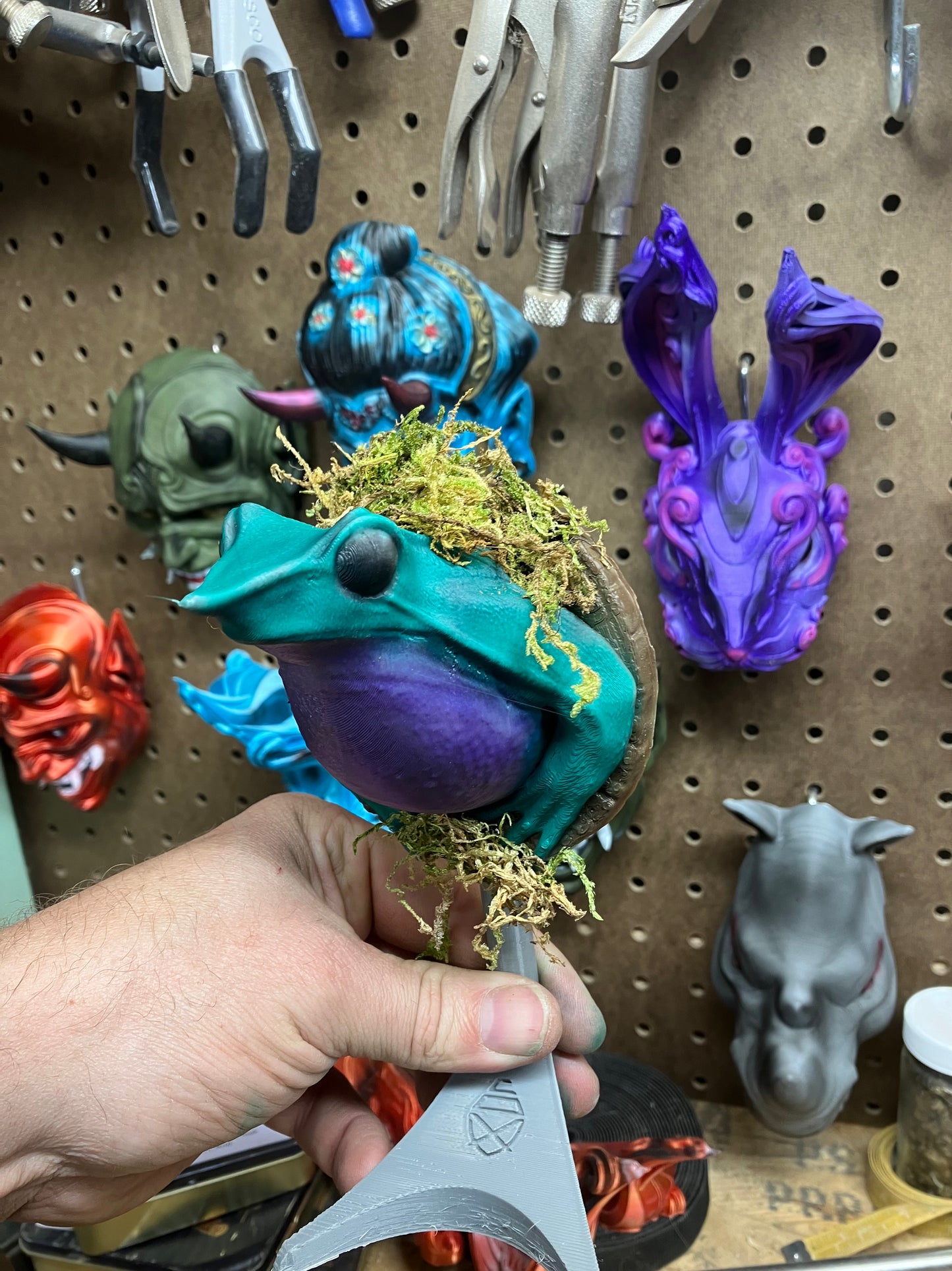 Frog mount